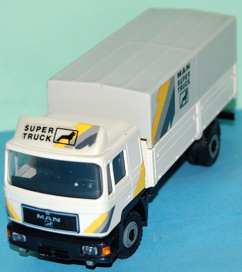Camion Conrad MAN Bussing 1/50 Avec Remorque Bâchée, état Collection (jaune)